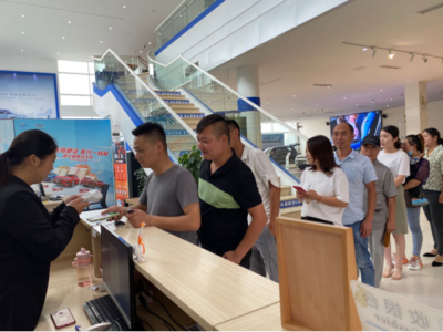 吉利豪越上市就賣(mài)脫銷(xiāo),工廠連夜發(fā)車(chē)依然一車(chē)難求